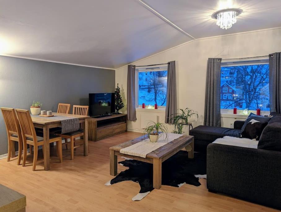 Nice And Quiet Apartment In City Centre トロムソ エクステリア 写真